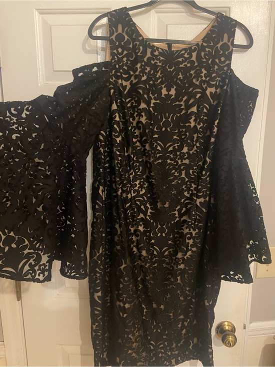 Xscape Dresses & Skirts - 18W Dress Belle Sleeves Lace Overlay Cold-Shoulder Sheath Dress